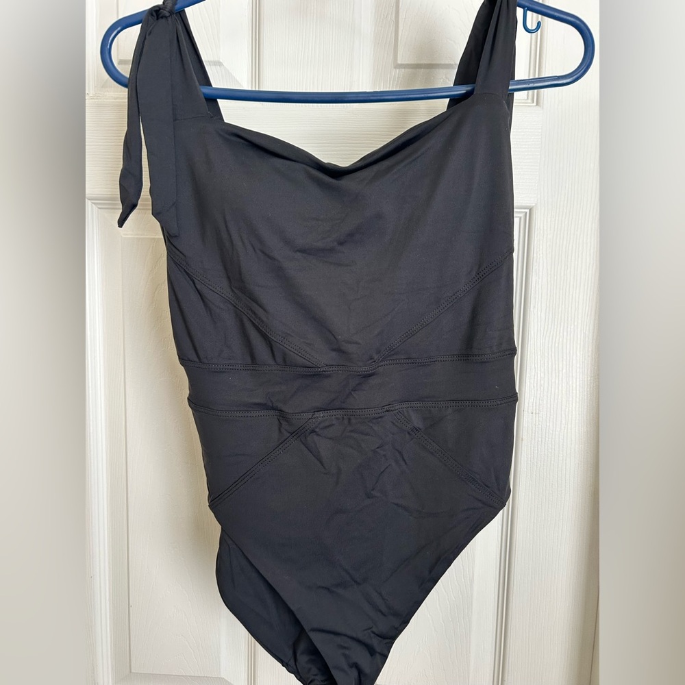 Becca one piece swim suit, Sz L
